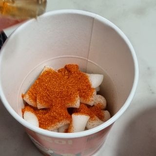 유비쿡 컵떡볶이 매운컵떡볶이2개/ 짜장컵떡볶이 2개  총 4개세트 — 5점을 준 리뷰어가 2021년 5월 올린 사용 사진