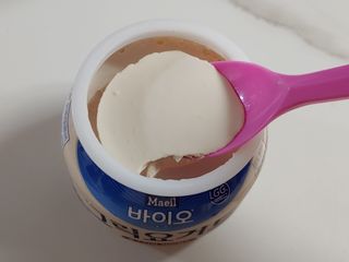 매일바이오 그릭요거트 오리지널 플레인 4개, 로스터리 커피믹스 4개 — 4점을 준 리뷰어가 2021년 12월 올린 사용 사진