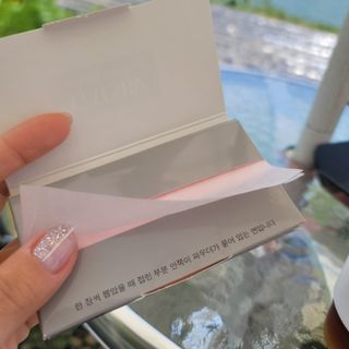 [갸스비] 메이크업은 그대로, 피지만 쏙 - BB킵 오일컨트롤 파우더 페이퍼 — 5점을 준 리뷰어가 2021년 5월 올린 사용 사진