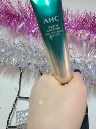 [NEW 탄력유턴 아이크림] AHC 유스 래스팅 리얼 아이크림 포 페이스 — 4점을 준 리뷰어가 2021년 2월 올린 사용 사진