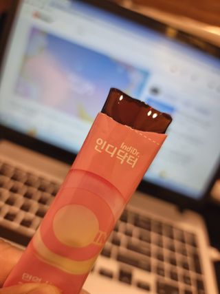 인디닥터 면역 생생 핑크 이뮨 젤리 + 타이탄 BCAA 프로틴 젤리스틱 — 4점을 준 리뷰어가 2022년 6월 올린 사용 사진