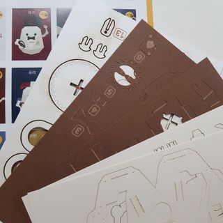 움직이는 종이로봇 - 로빗 로얄버전 움직이는 종이 로봇 - 로빗 — 5점을 준 리뷰어가 2021년 1월 올린 사용 사진