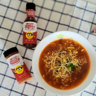 [서울시스터즈] 김치시즈닝 국내 최초 뿌려먹는 김치파우더 100g 1개+ 신제품 고추장 핫소스 185g 1개 — 5점을 준 리뷰어가 2021년 9월 올린 사용 사진