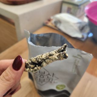 오봉산꽃부각 [만나식품] 오봉산 꽃부각 3가지 맛(오리지널, 새우맛, 매운고추맛) — 5점을 준 리뷰어가 2022년 12월 올린 사용 사진