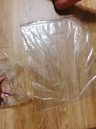 노플(NOPL) 노플 친환경 바이오 산화 생분해  항균 일회용 위생 비닐장갑 100매 + 지퍼백 소형, 대형 — 5점을 준 리뷰어가 2021년 10월 올린 사용 사진