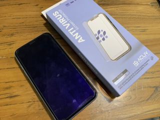 아클리브 Premium 항균 항바이러스 액정 보호필름(iPhone) — 5점을 준 리뷰어가 2022년 2월 올린 사용 사진