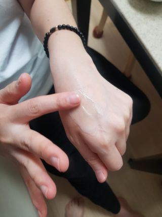 술람미네이처 자연주의 화장품ㅣ속보습 충전 + 민감/트러블 피부 진정 - 알로에 듬뿍 수분 크림 50ml — 5점을 준 리뷰어가 2022년 6월 올린 사용 사진