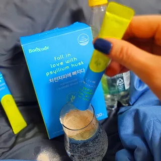 메디포스트 모비타 바디코드 식이섬유 차전자피에 빠지다 30포 — 5점을 준 리뷰어가 2023년 1월 올린 사용 사진