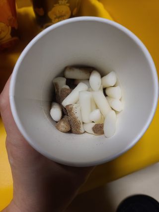 유비쿡 컵떡볶이 매운컵떡볶이2개/ 짜장컵떡볶이 2개  총 4개세트 — 5점을 준 리뷰어가 2021년 3월 올린 사용 사진
