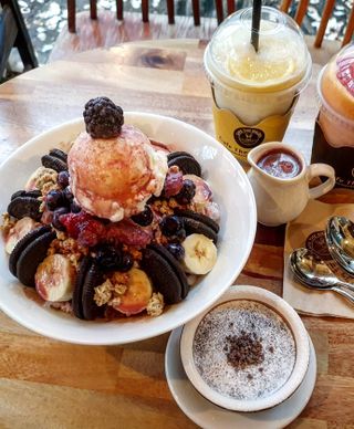 카페 더달달 [더달달 역삼점] 빙수 or 와플 or 팬케이크 택1 + 쇼콜라 택1 + 음료2 — 5점을 준 리뷰어가 2021년 3월 올린 사용 사진