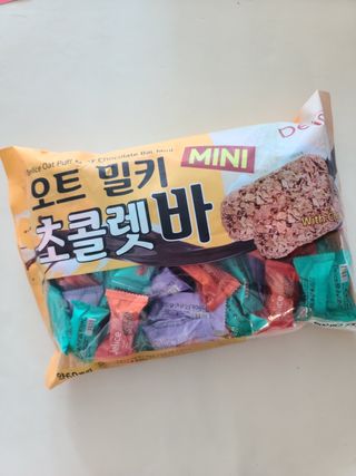 델리스 오트 밀키 초콜릿 바 — 4점을 준 리뷰어가 2022년 3월 올린 사용 사진