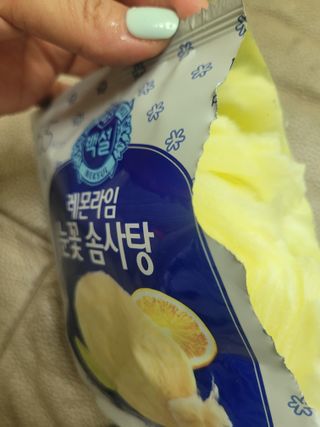 딜라이트 프로젝트  달콤한 눈꽃 간식세트( 눈꽃 솜사탕 / 레몬라임 솜사탕 / 달고나 총 7EA+스마트톡 증정) — 5점을 준 리뷰어가 2022년 5월 올린 사용 사진