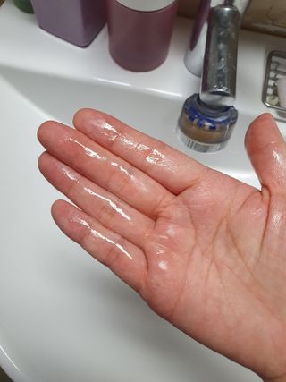 스킨1004 [SKIN1004] 마다가스카르 센텔라 라이트 클렌징 오일 200ml — 5점을 준 리뷰어가 2024년 7월 올린 사용 사진