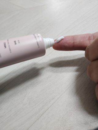 러브모아 향수 고체향수 승무원 고체향수 바르는 향수 니치향수 도손 우드세이지 앤 씨솔트 — 5점을 준 리뷰어가 2022년 12월 올린 사용 사진