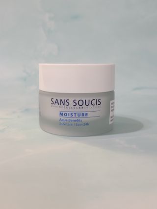 산수시 아쿠아 베네핏 24h 수부지 물광 속건조 수분크림 50ml — 4점을 준 리뷰어가 2021년 8월 올린 사용 사진