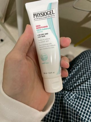 피지오겔 레드수딩 시카밸런스 크림 50ml — 5점을 준 리뷰어가 2022년 4월 올린 사용 사진