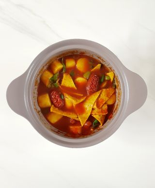 (주)성경순만두 곤약만두.콘치즈만두,삼각당면만두,당면 야끼만두,대구전통 납작만두,떡뽁이 매콤소스,달콤소스 — 5점을 준 리뷰어가 2023년 4월 올린 사용 사진
