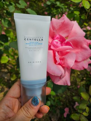 [스킨1004] 마다가스카르 센텔라 히알루-시카 워터핏 선세럼 50ml — 5점을 준 리뷰어가 2024년 5월 올린 사용 사진