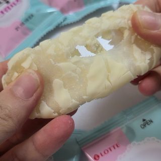 롯데제과 찰떡파이 크림치즈 — 5점을 준 리뷰어가 2021년 6월 올린 사용 사진