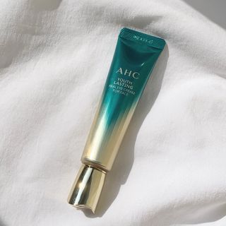 [NEW 탄력유턴 아이크림] AHC 유스 래스팅 리얼 아이크림 포 페이스 — 5점을 준 리뷰어가 2021년 3월 올린 사용 사진
