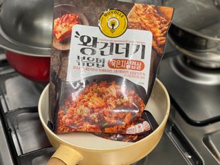 한성기업 무볼레 왕건더기 볶음밥 묵은지삼겹살 — 3.5점을 준 리뷰어가 2021년 10월 올린 사용 사진