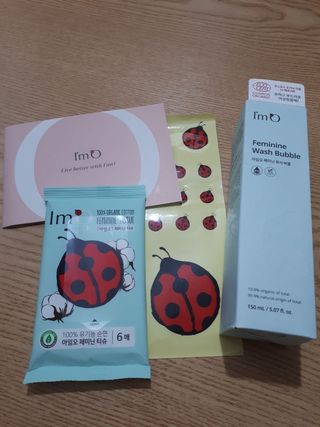 아임오 페미닌워시 150ML + 페미닌티슈6입 + 아임오스티커 + 쿠폰북 — 5점을 준 리뷰어가 2021년 10월 올린 사용 사진