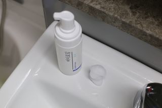 [바이로담] 저자극 약산성버블 폼 폼클렌징 150ml — 5점을 준 리뷰어가 2021년 3월 올린 사용 사진