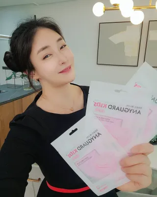 애니가드키즈 라이트 소형 5컬러 각 10매입 [크리미베이지, 코튼핑크, 블루레이크, 페일로즈, 민트그린] — 5점을 준 리뷰어가 2022년 6월 올린 사용 사진