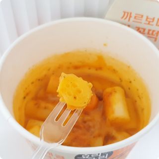 나우  [요리궁리] B타입 ( 매콤, 치즈, 매콤까르보 ) 꽃떡볶이 6개입 세트 — 5점을 준 리뷰어가 2025년 3월 올린 사용 사진