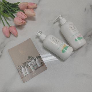 mom e 맘이 내추럴 베이비 케어 샴푸앤바스+로션 — 5점을 준 리뷰어가 2021년 1월 올린 사용 사진