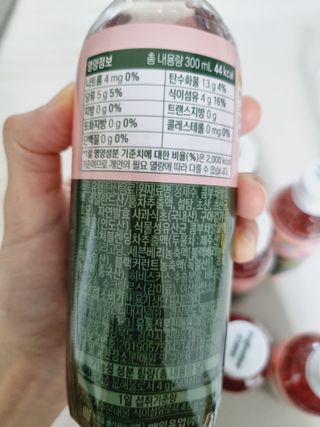 더그레잇티 콤부차 [매일유업] 더그레잇티 44kcal 콤부차 300ml *12개입 (오리지널 6개+베리리치 6개) — 5점을 준 리뷰어가 2023년 7월 올린 사용 사진
