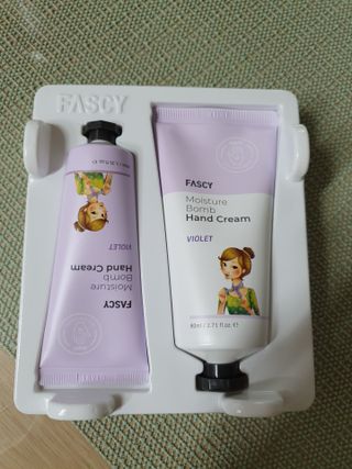 파시 FASCY 高保湿ハンドクリーム40ml+80ml セット — 5점을 준 리뷰어가 2021년 6월 올린 사용 사진