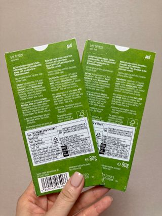 당류2g 자일리톨로 단맛을낸 슈카 퓨어비건 무설탕초콜릿 Xucker vegan 2개입 — 4.5점을 준 리뷰어가 2021년 4월 올린 사용 사진