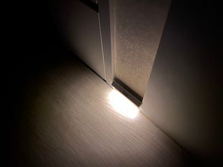 아카라 어두울 때만 켜지는 스마트 무선 센서등 — 5점을 준 리뷰어가 2021년 12월 올린 사용 사진