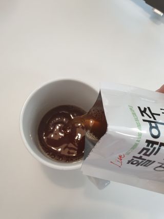 참유원 특허제조 활력 여주진액 여주즙 50포 — 5점을 준 리뷰어가 2022년 1월 올린 사용 사진