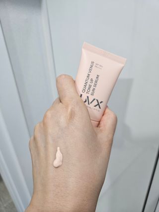 UVX 퀀텀 비너스 맑은 톤업 선세럼 — 5점을 준 리뷰어가 2024년 2월 올린 사용 사진