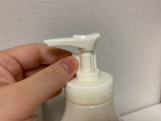 [카프리나]프레쉬 산양밀크 어메이징 바디로션 350ml (시어버터 향) — 5점을 준 리뷰어가 2023년 6월 올린 사용 사진