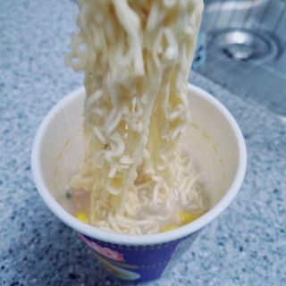 NISSIN 닛신 컵누들  4종 - 씨푸드오리지날, 씨푸드 스파이시, 씨푸드 커리, 씨푸드 XO소스 — 5점을 준 리뷰어가 2022년 11월 올린 사용 사진