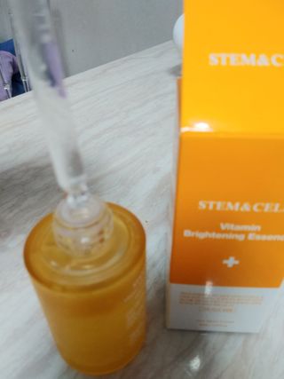 체르엠 스템앤셀 비타민 브라이트닝 에센스 30ml 1개 — 5점을 준 리뷰어가 2022년 1월 올린 사용 사진
