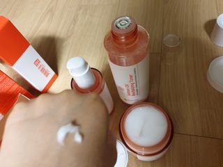 아이앤립 / EYENLIP 아이앤립 연어오일 리바이탈라이징 토너+앰플+크림 3종 세트 — 3점을 준 리뷰어가 2021년 6월 올린 사용 사진