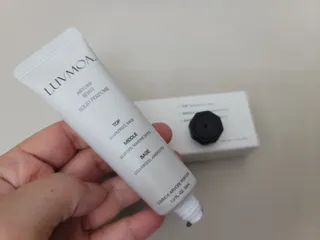 러브모아 향수 고체향수 승무원 고체향수 바르는 향수 니치향수 도손 우드세이지 앤 씨솔트 — 5점을 준 리뷰어가 2022년 11월 올린 사용 사진