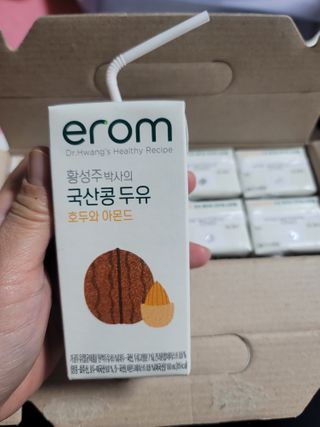 이롬 erom 황성주박사의 국산콩 두유 호두와 아몬드 — 4점을 준 리뷰어가 2020년 12월 올린 사용 사진