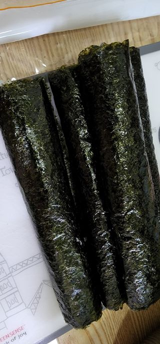 해풀잎 누구나 김밥*1ea [(혼합야채 35g *1ea,  김밥김 (5g, 5ea),  양념간장 (6g, 5ea), 참기름(5g, 2ea)] — 5점을 준 리뷰어가 2022년 7월 올린 사용 사진