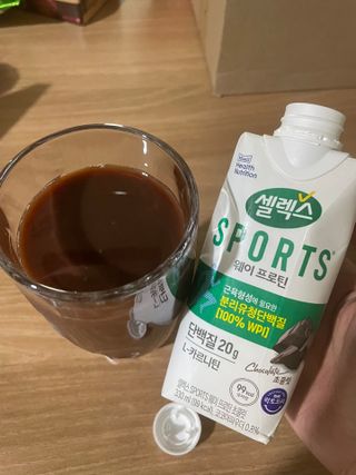 셀렉스스포츠 셀렉스 스포츠 드링크 초콜릿 _ 330ml x 12팩 — 5점을 준 리뷰어가 2021년 10월 올린 사용 사진