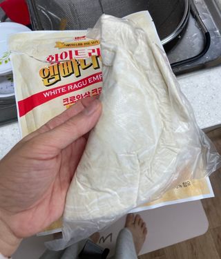 디케이식품(주) 화이트라구 엠빠나다 — 5점을 준 리뷰어가 2023년 3월 올린 사용 사진
