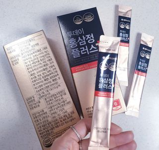 서울약사신협_투데이홍삼정플러스스틱_10g x 30포 — 5점을 준 리뷰어가 2021년 3월 올린 사용 사진