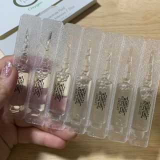 유니베르소 산소앰플 7일 집중케어 앰플 — 5점을 준 리뷰어가 2021년 5월 올린 사용 사진