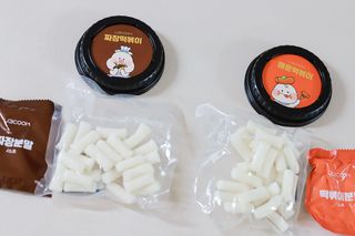 유비쿡 컵떡볶이 매운컵떡볶이2개/ 짜장컵떡볶이 2개  총 4개세트 — 5점을 준 리뷰어가 2021년 6월 올린 사용 사진