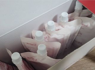 12월 15일 출시, 건강기능식품 브랜드 본리브 나 다운 시작 제품 3종 — 5점을 준 리뷰어가 2022년 2월 올린 사용 사진