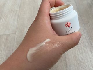 AYU25[아유트웬티파이브]다마스크로즈워터 베이스 천연 수분 촉촉 크림 — 5점을 준 리뷰어가 2021년 4월 올린 사용 사진